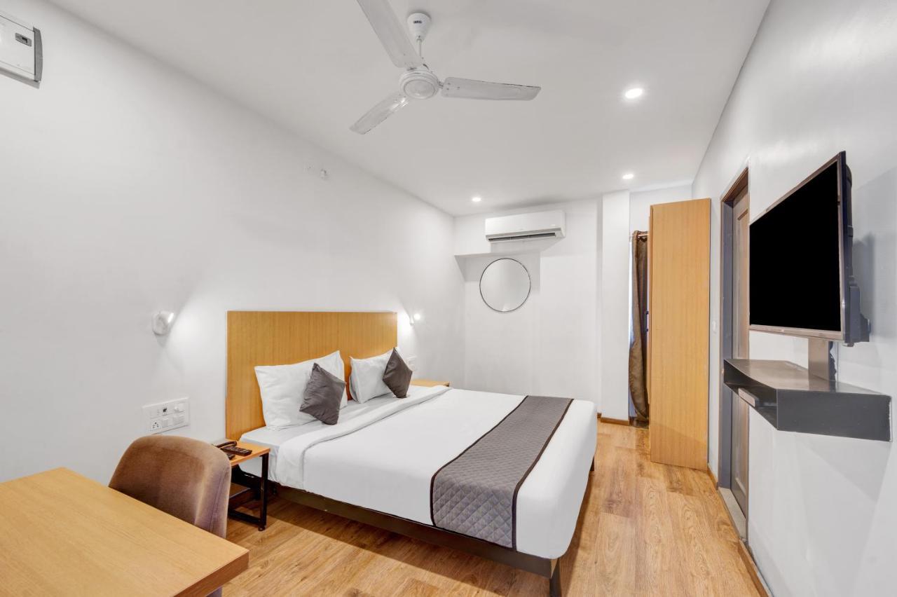 Upar Hotels Uthandi, Ecr Chennai Ngoại thất bức ảnh